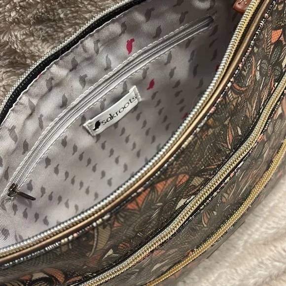 SAKROOTS Artist Circle City Crossbody - Picture 10 of 17